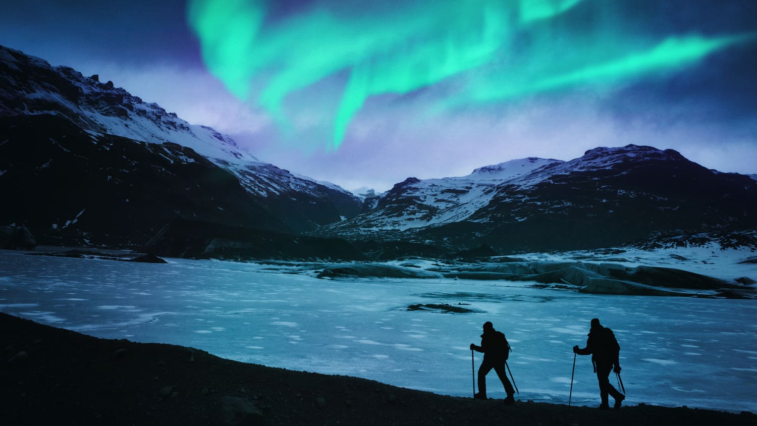 Polarlichter in Island am Meer