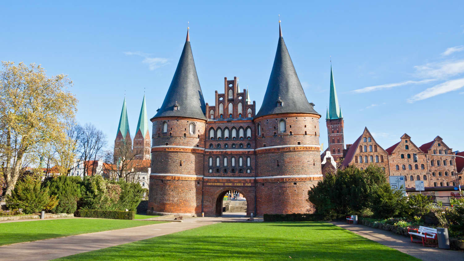 Das Holstentor in der Altstadt von Lübeck