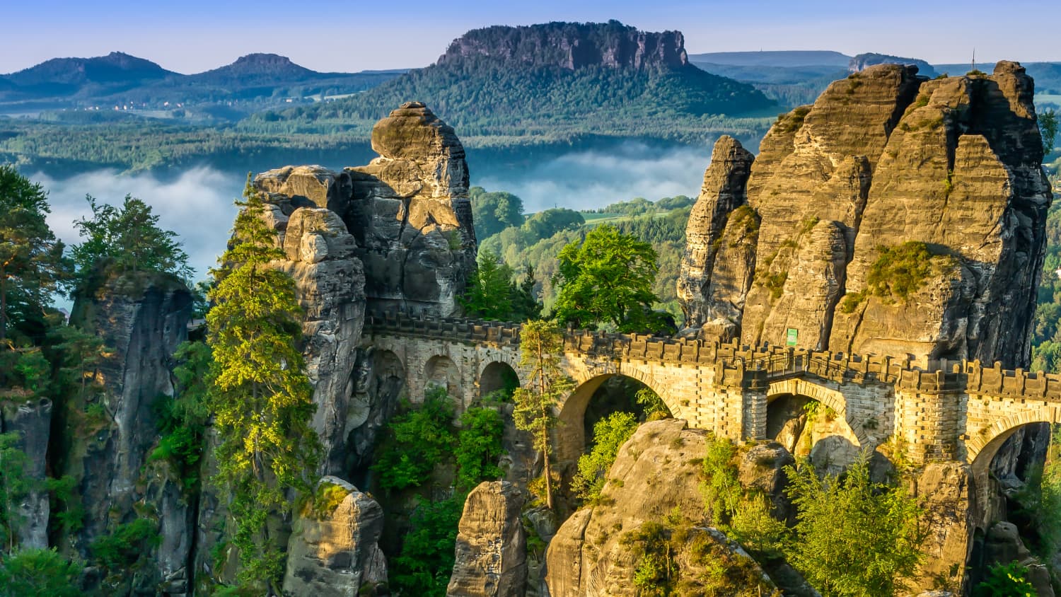 Die sächsische Schweiz am frühen Morgen