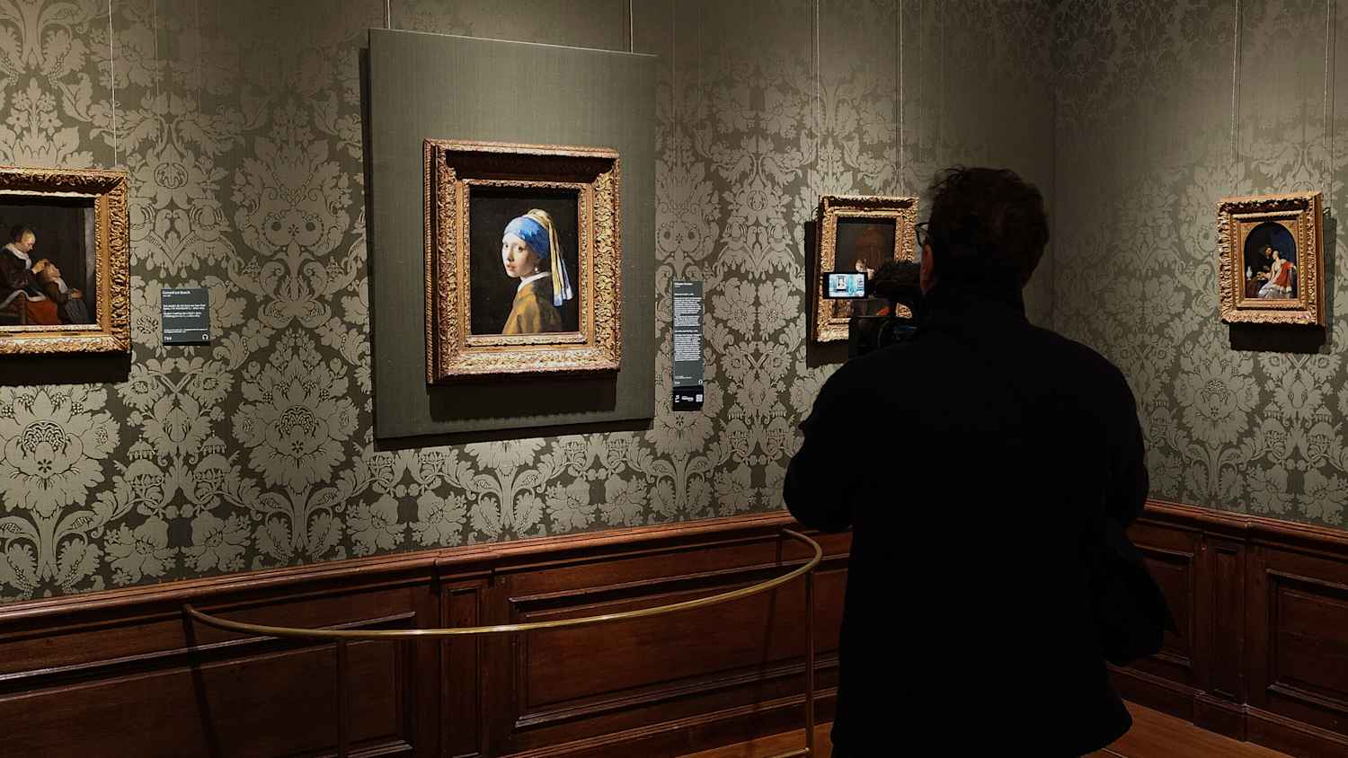 Das Gemälde das Mädchen mit dem Perlenohring Mauritshuis Museum in Den Haag