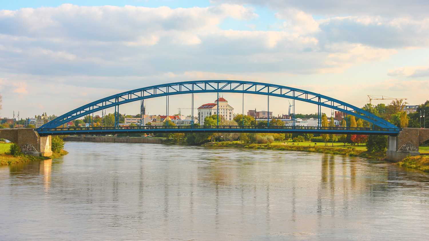 Die Sternbrücke von Magdeburg über die Elbe