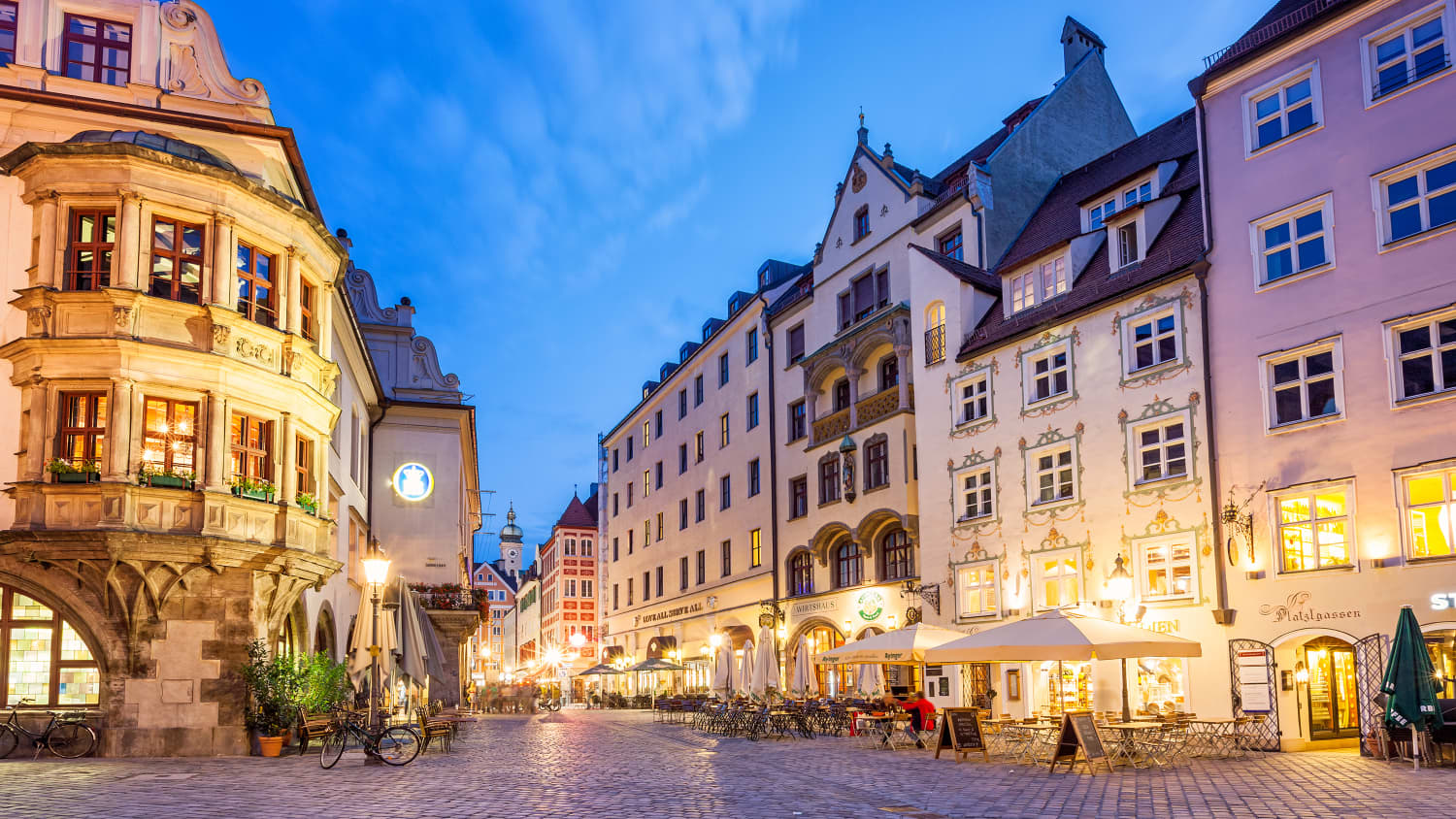 Plazl mit Hofbräuhaus in München