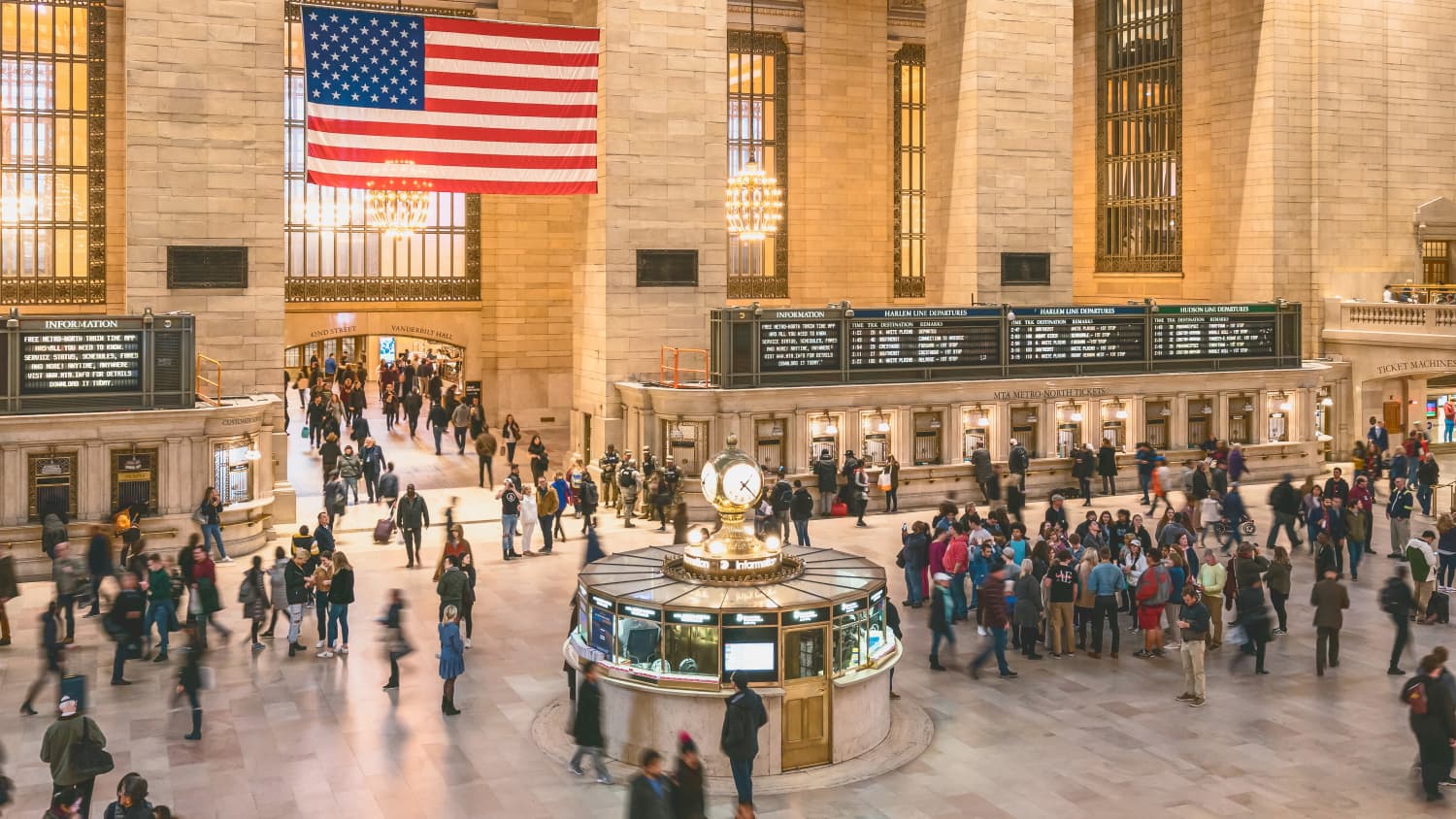 Die belebte Eingangshalle der Grand Central Station in New York