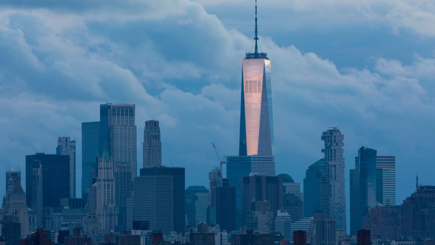 Das one World center in Now York im Gewitterlicht
