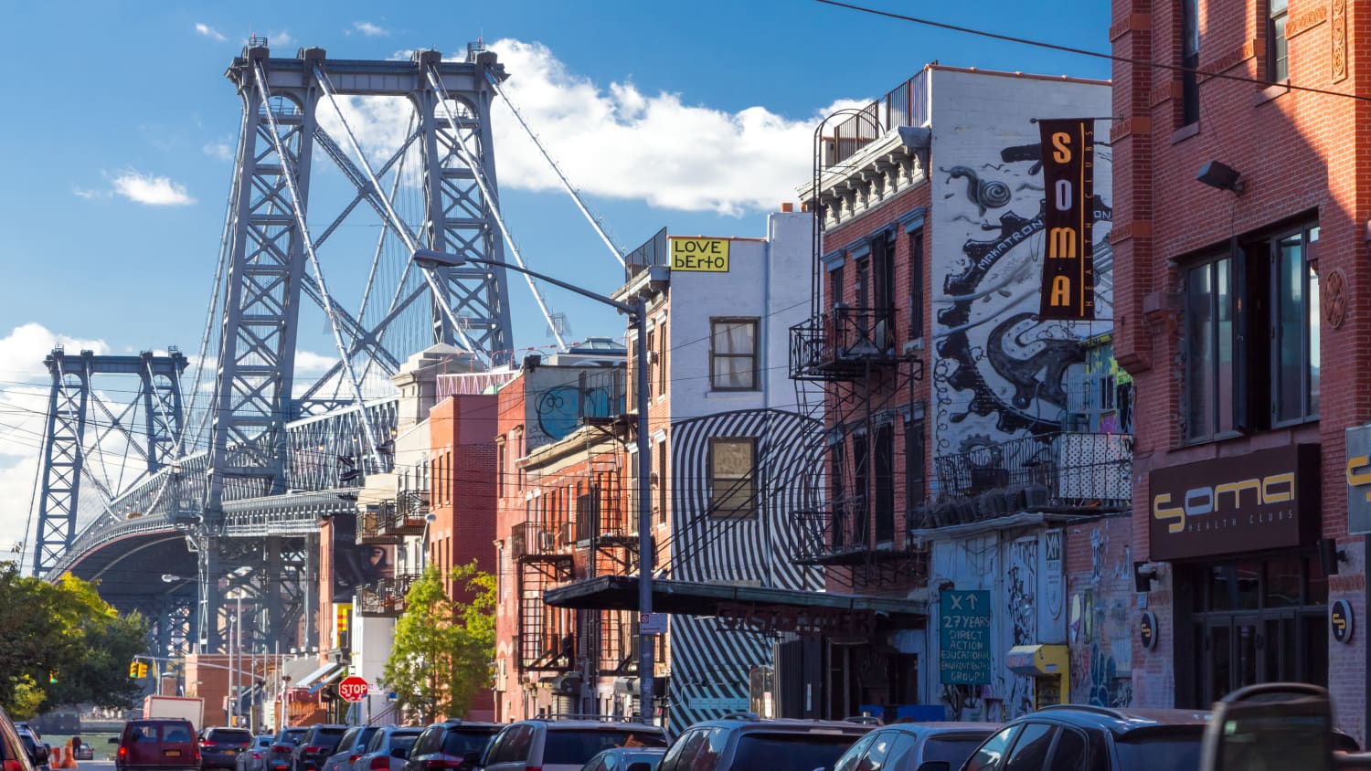 Die Brücke Williamsburg verbindet ew York  Manhatten mit Brooklyn