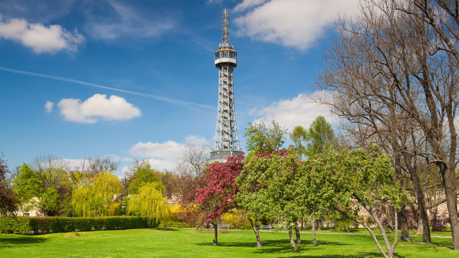 Aussichtsturm auf dem Petrin Hügel in Prag
