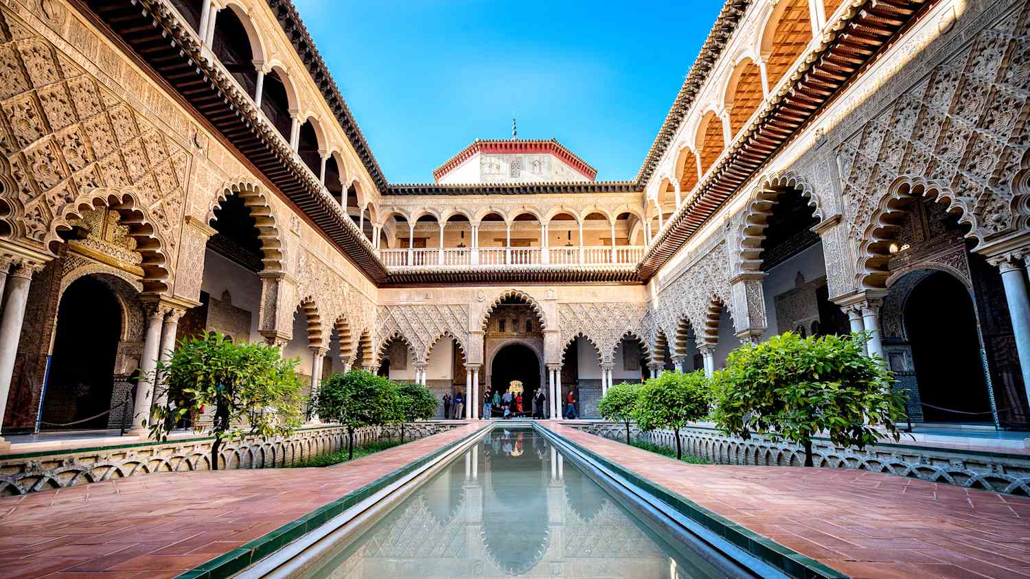 Patio de las Doncellas im Royal Palace Alcazar Real de Sevilla