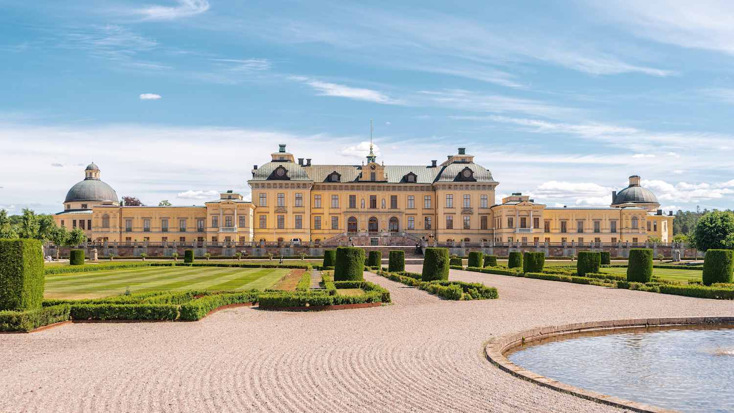 Außenansicht des Schloss Drottningholm in Stockholm