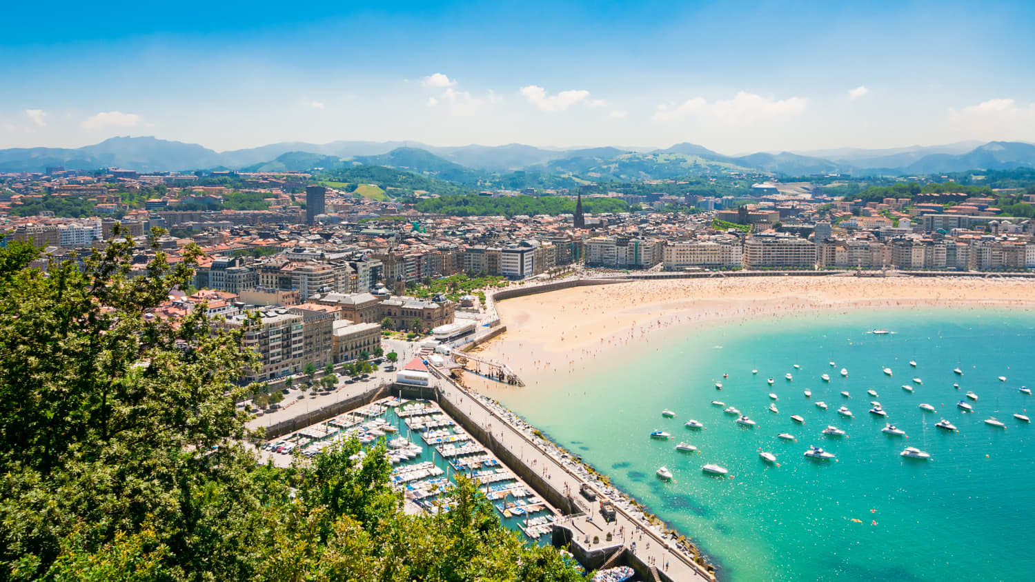 Blick auf den Playa de la Concha in San Sebastián, Spanien