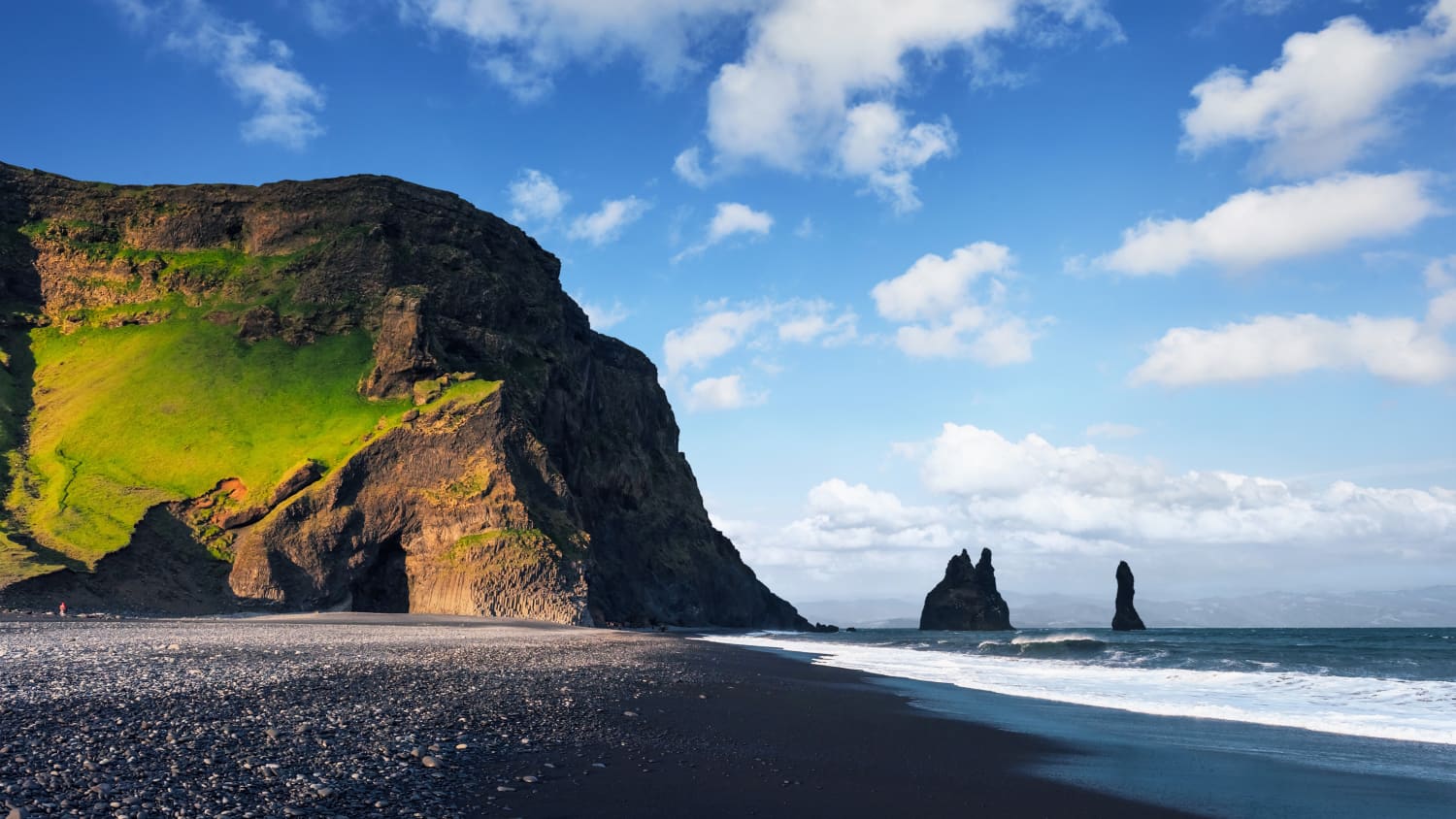 Blick auf den schwarzen Reynisfjara Beach in Island