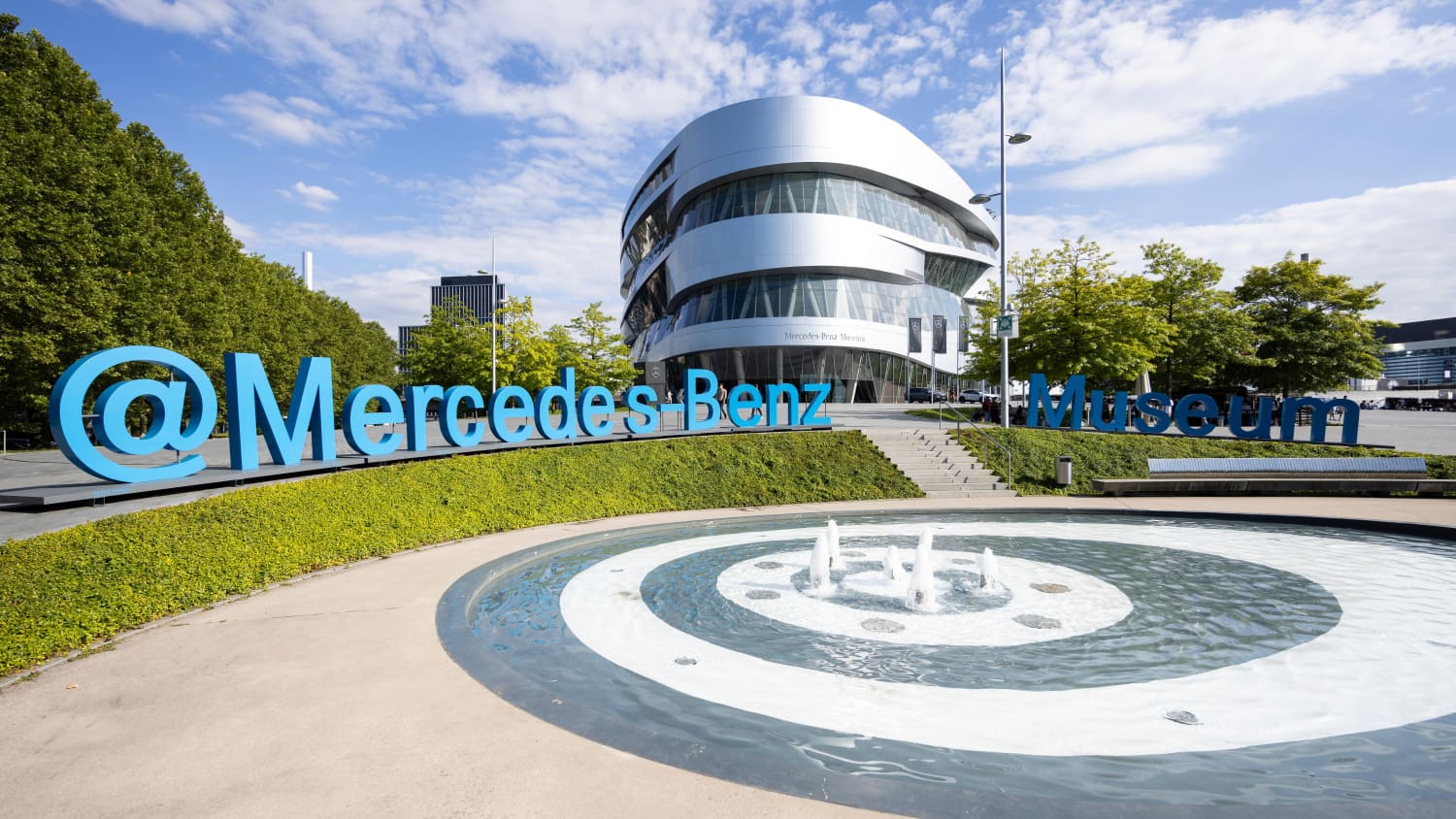 Das Mercedes Benz Museum in Stuttgart