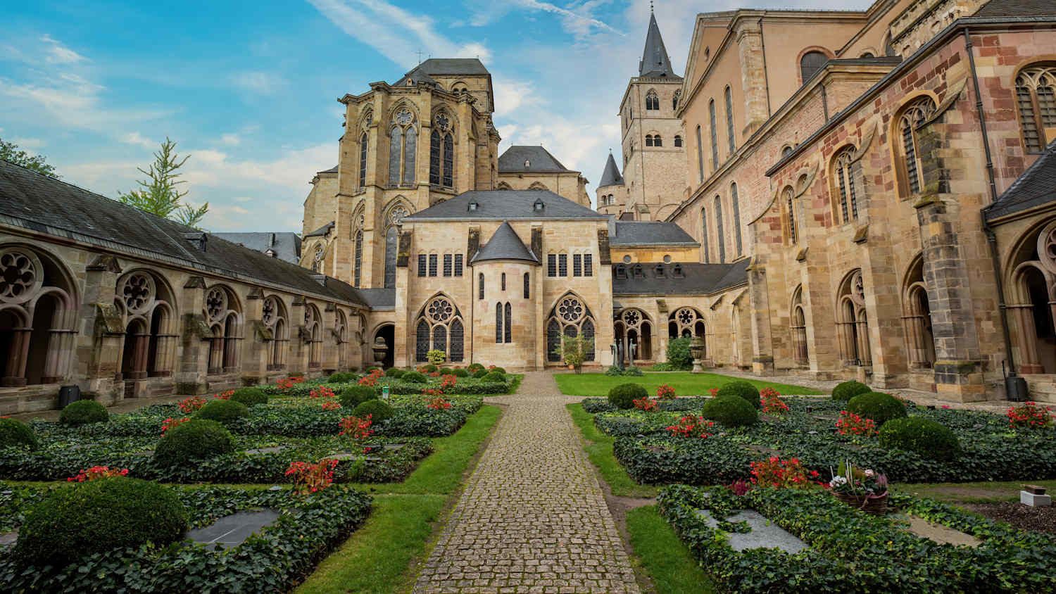 Außenansicht der Liebfrauenkirche in Trier