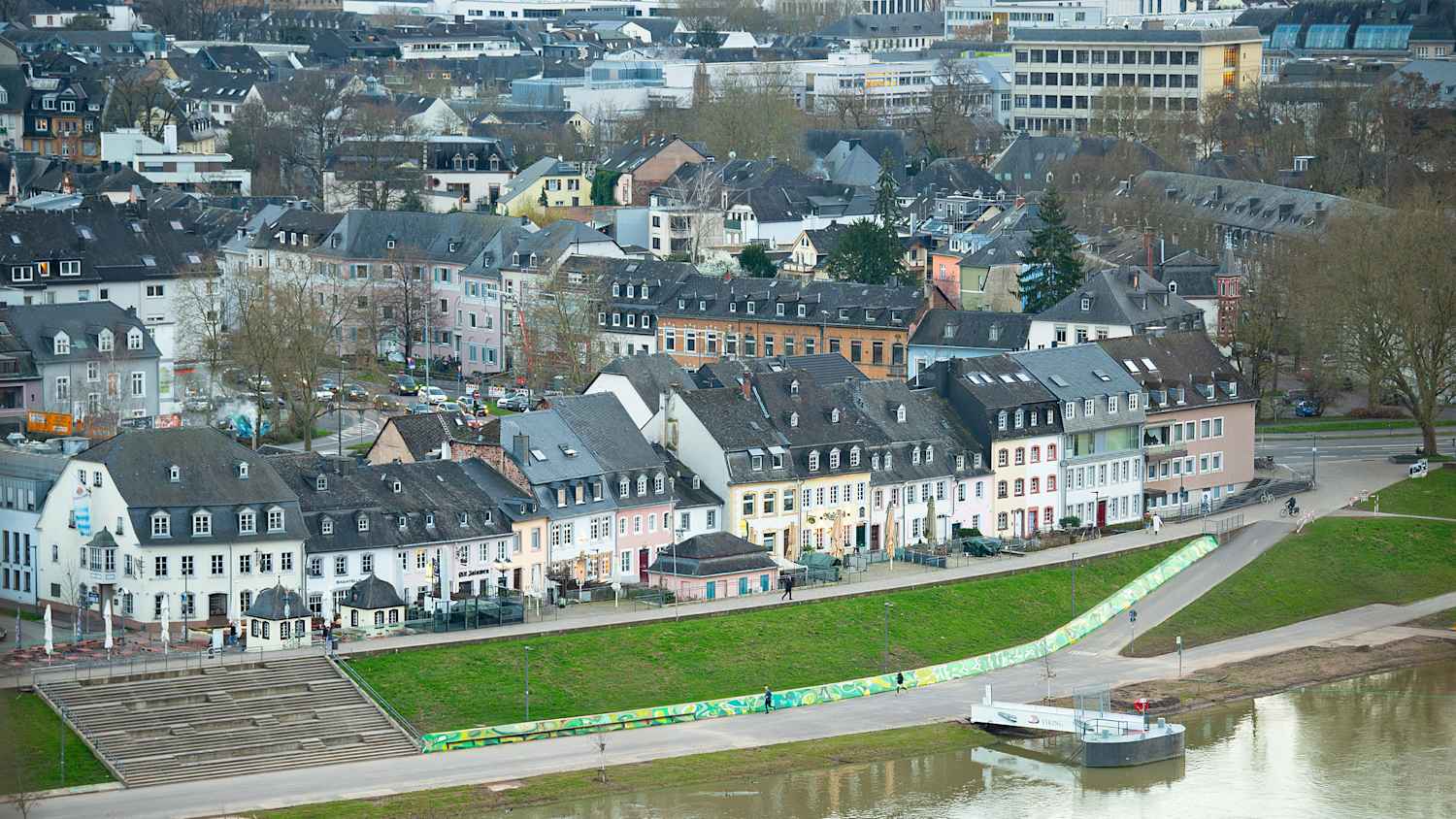 Blick auf das Zurlaubener Ufer in Trier