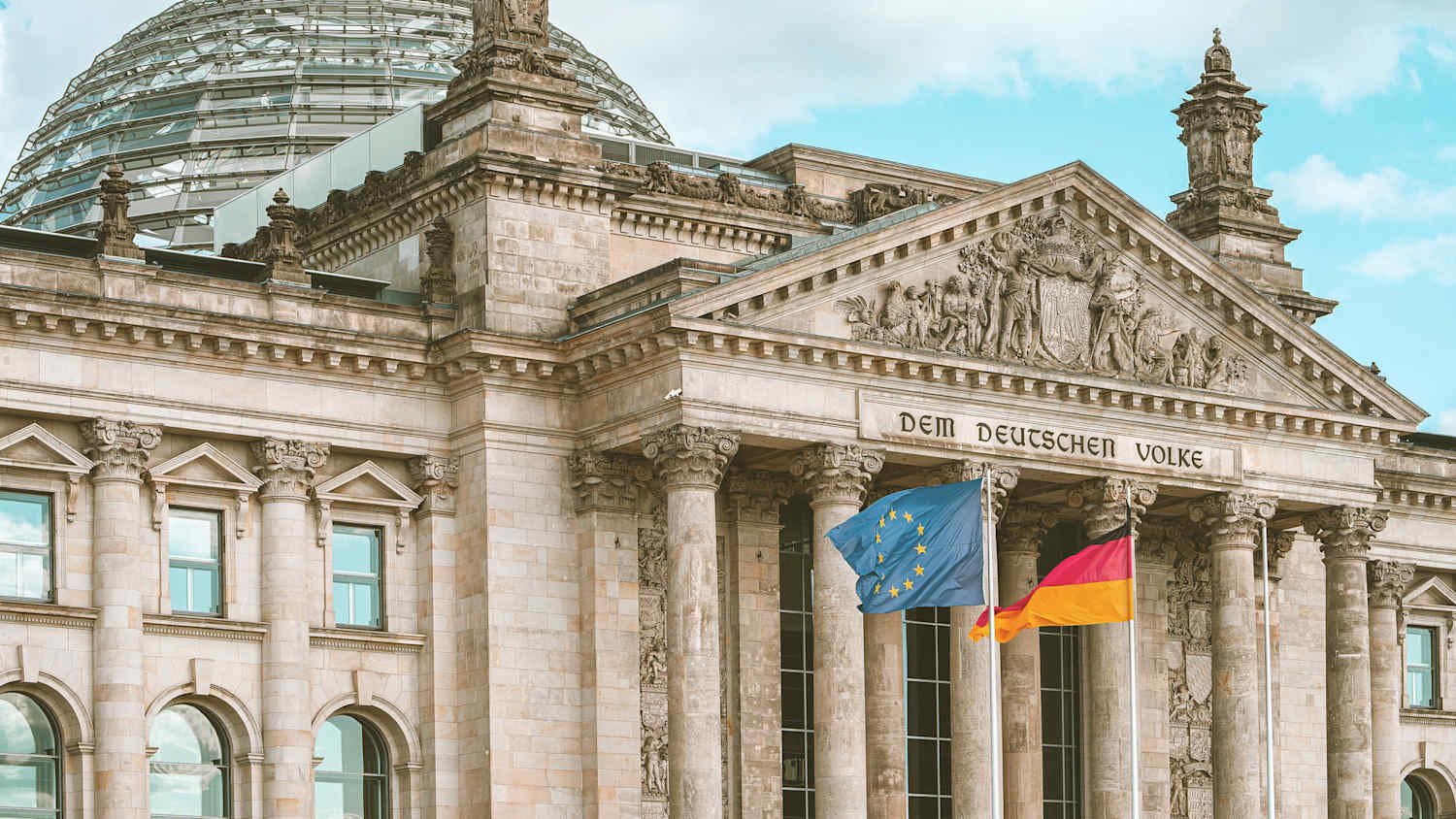 Reichstag mit Kuppel Berlin