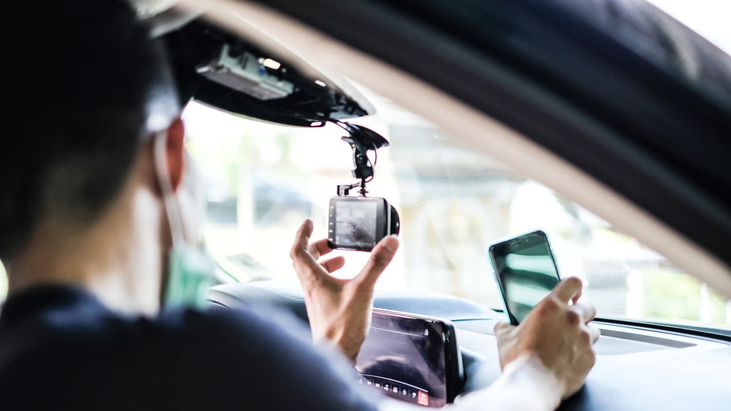 Kamera im Auto: Sogenannte Dash-Cams sollen beim Unfall Beweismittel liefern