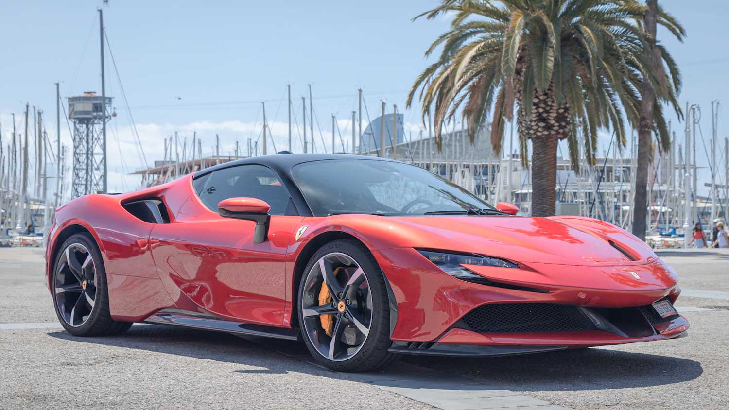 Ein Ferrari SF 90 Stradale