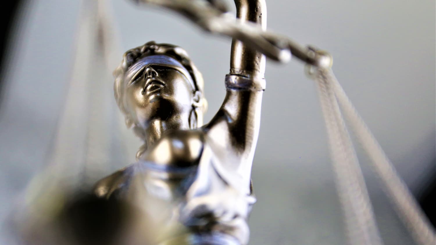 Eine Justizia Statue