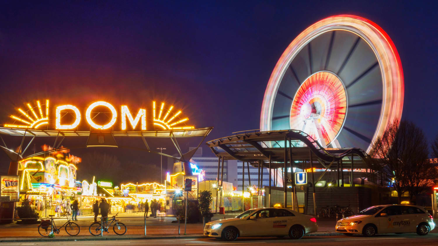 Der Hamburger Dom bei Nacht
