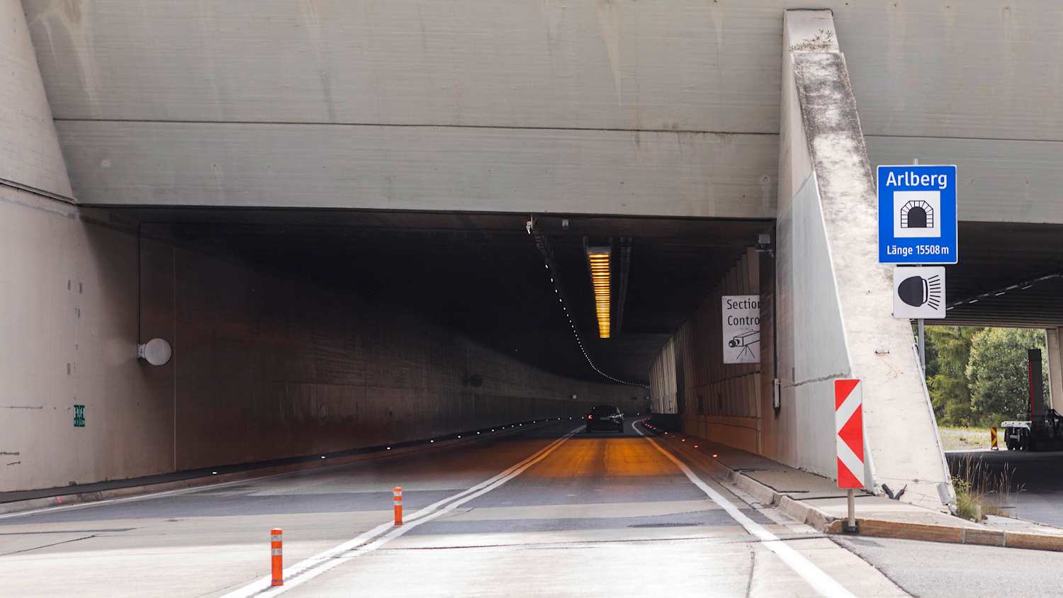 Einfahrt in den Arlbergtunnel