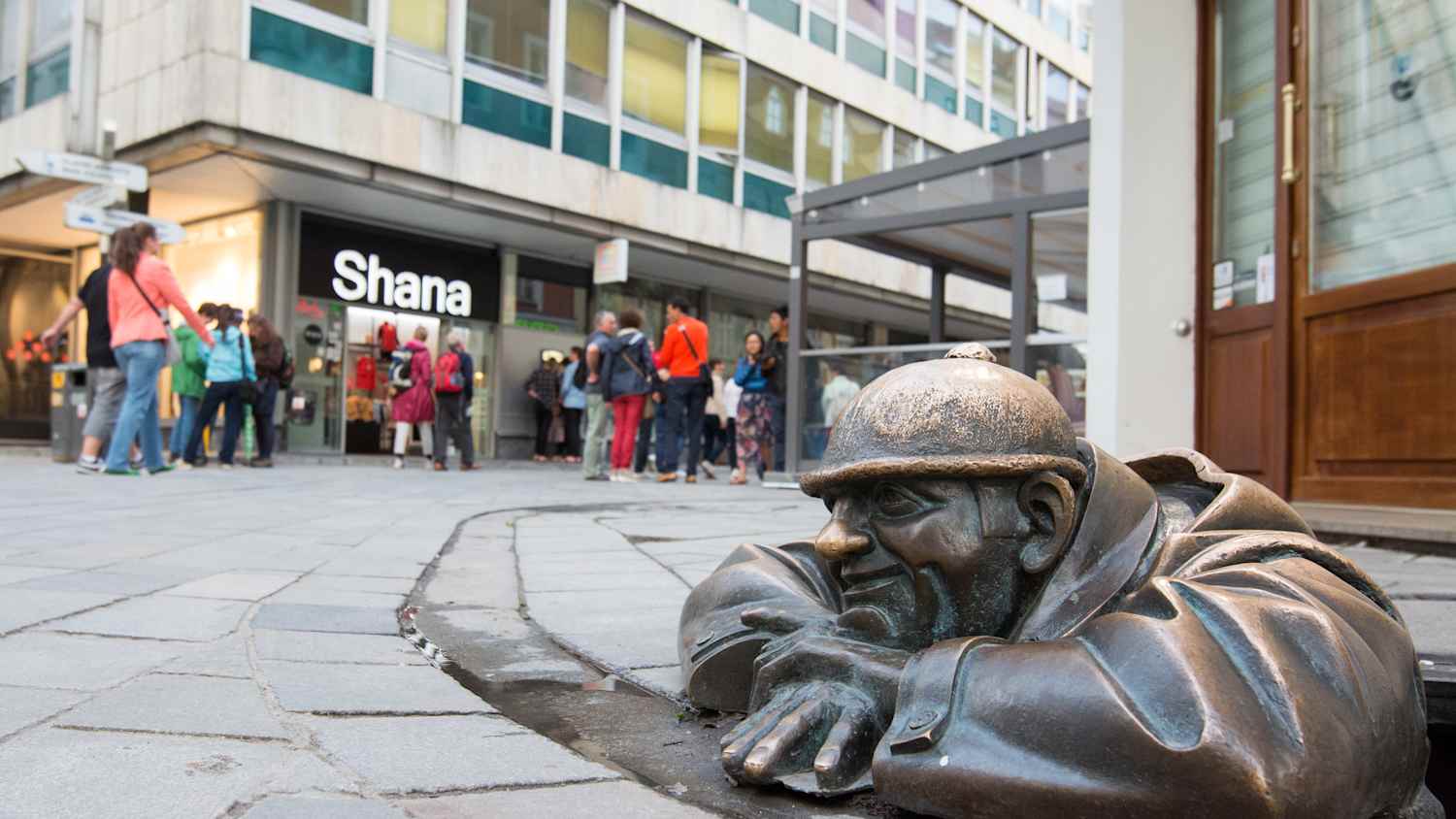 Statue Cumil in Bratislava