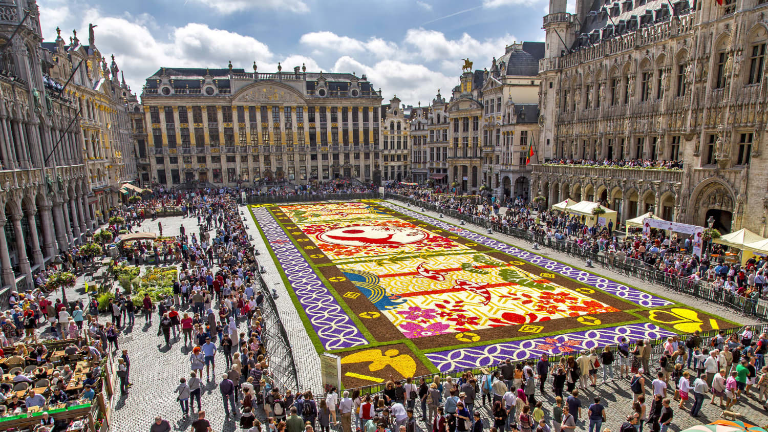 Blumenteppich auf dem Grand Place in Brüssel