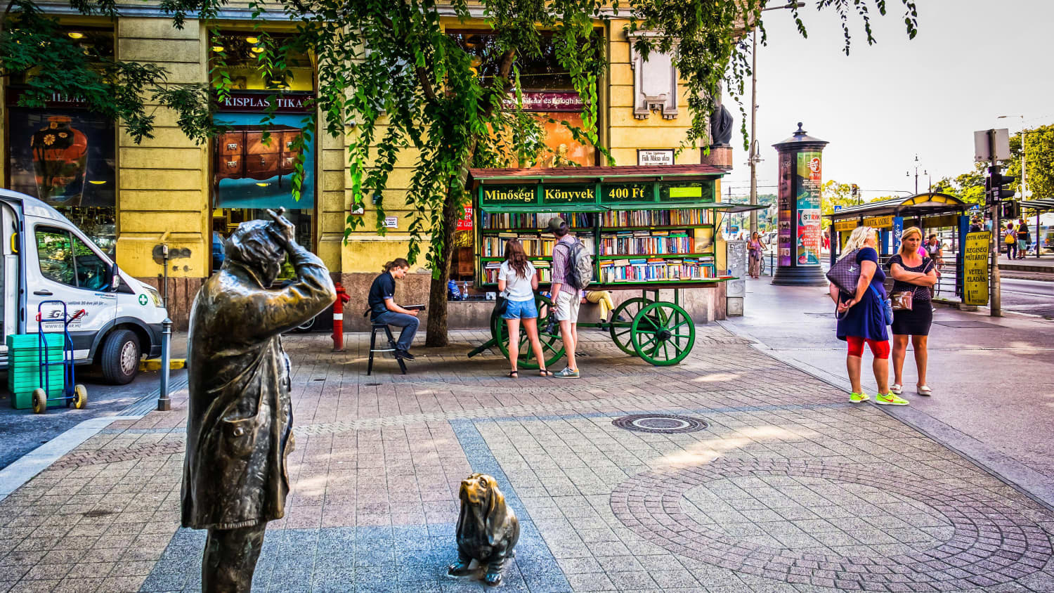 Columbo Statue in der Falk Miksa Utca in Budapest