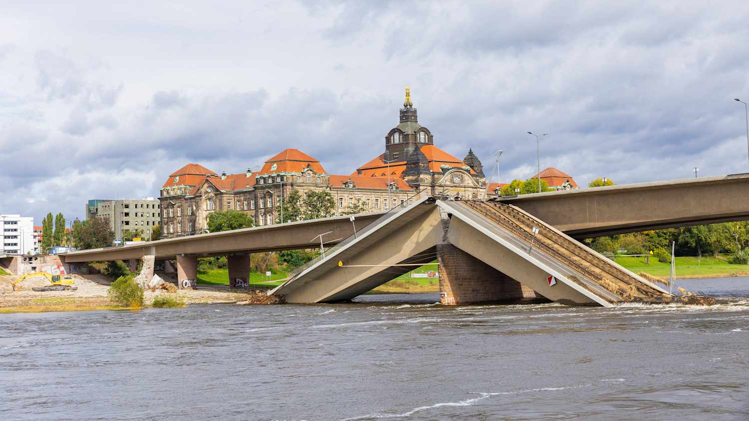Eingestürzte Carolabrücke in Dresden