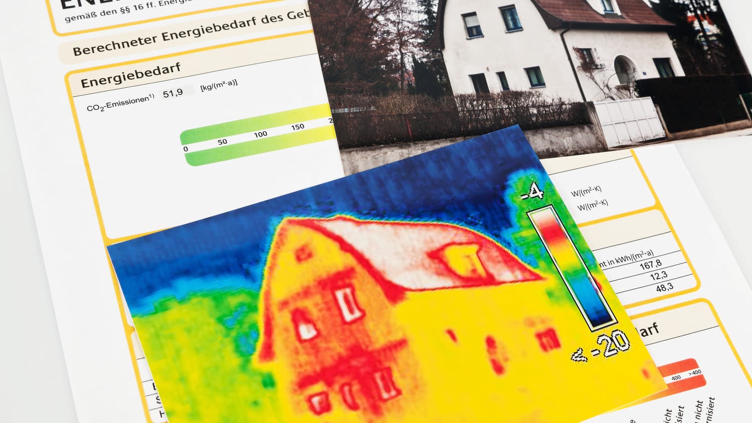 Aufnahme verschiedener Energienachweise eines Einfamilienhauses