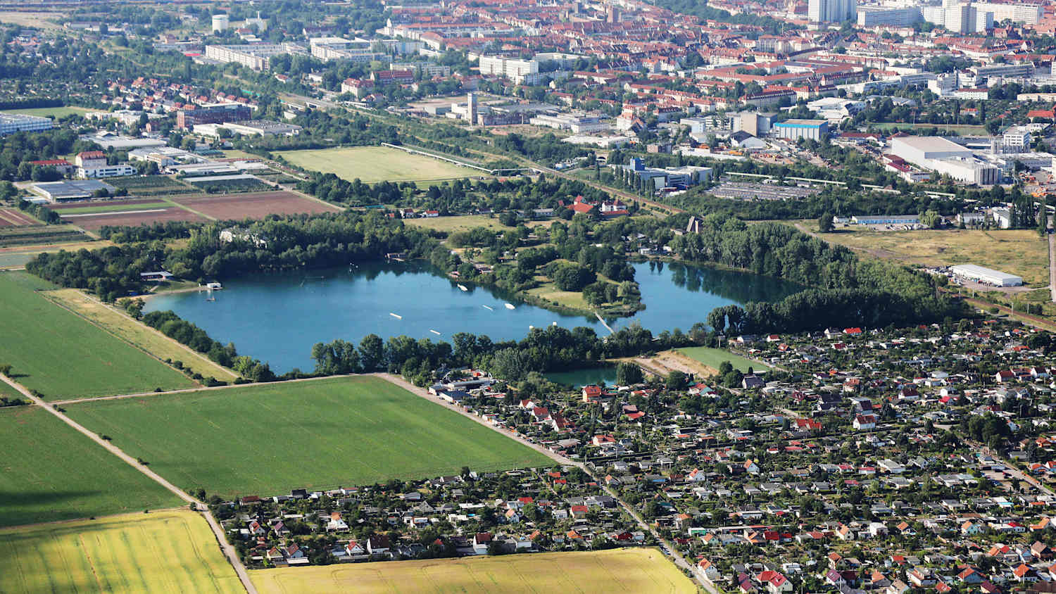 Luftaufnahme des Nordstrandes in Erfurt