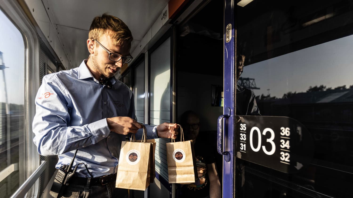 Das Frühstück wird im neuen Nachtzug serviert, der zwischen Berlin, Amsterdam und Brüssel verkehrt.