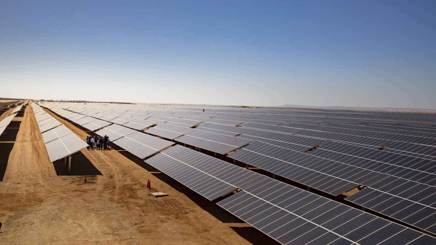 Solarpark Benban in der ägyptischen Wüste bei Aswan