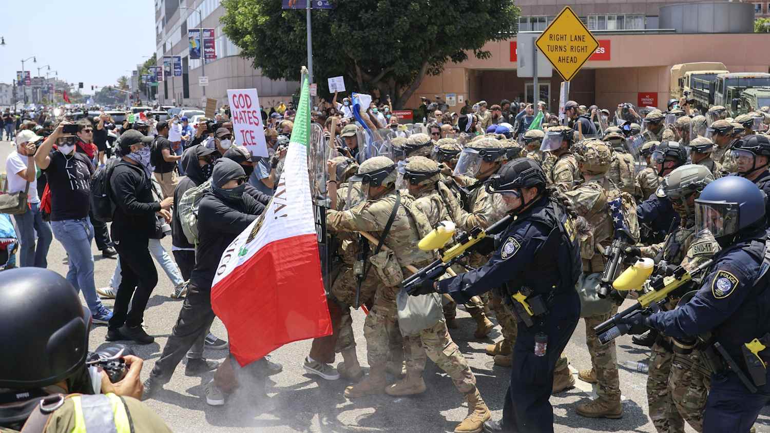 Proteste am 8. Juni 2025 gegen Razzien der Einwanderungsbehörde in Los Angeles