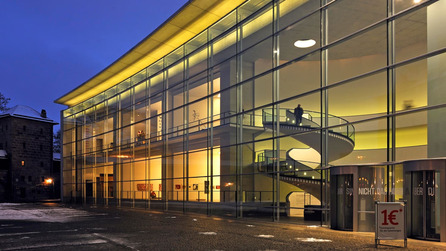 Außenansicht des Neuen Museums in Nürnberg