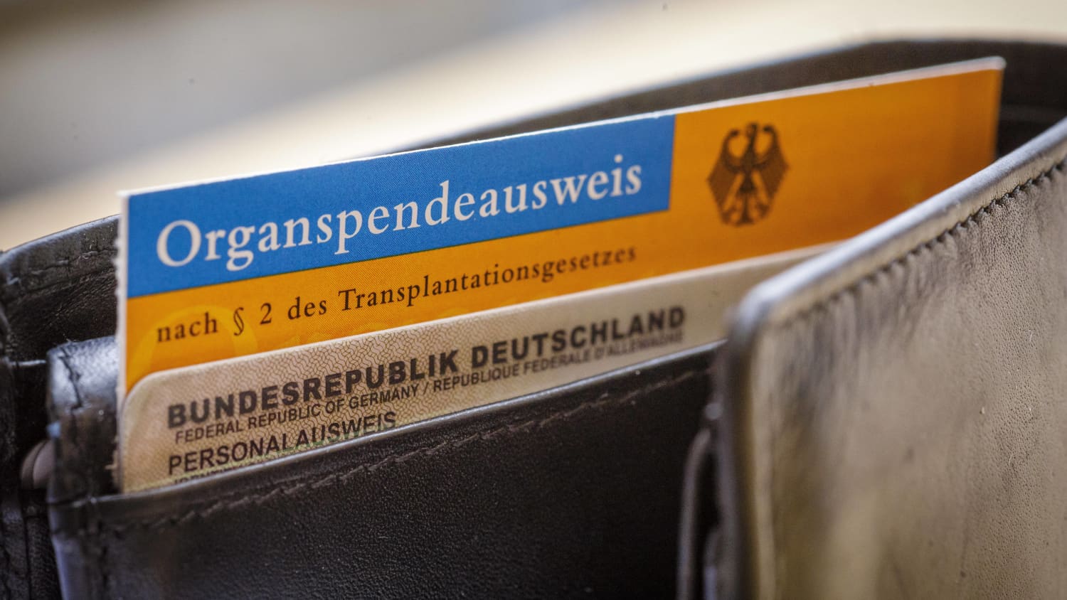 Organspendeausweis in einem Geldbeutel
