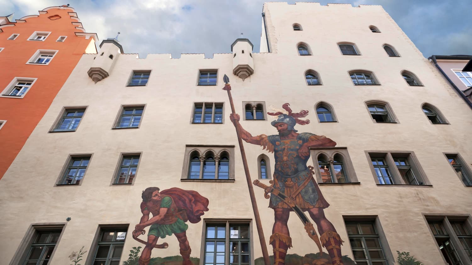 Fassade des Golithaus in Regensburg