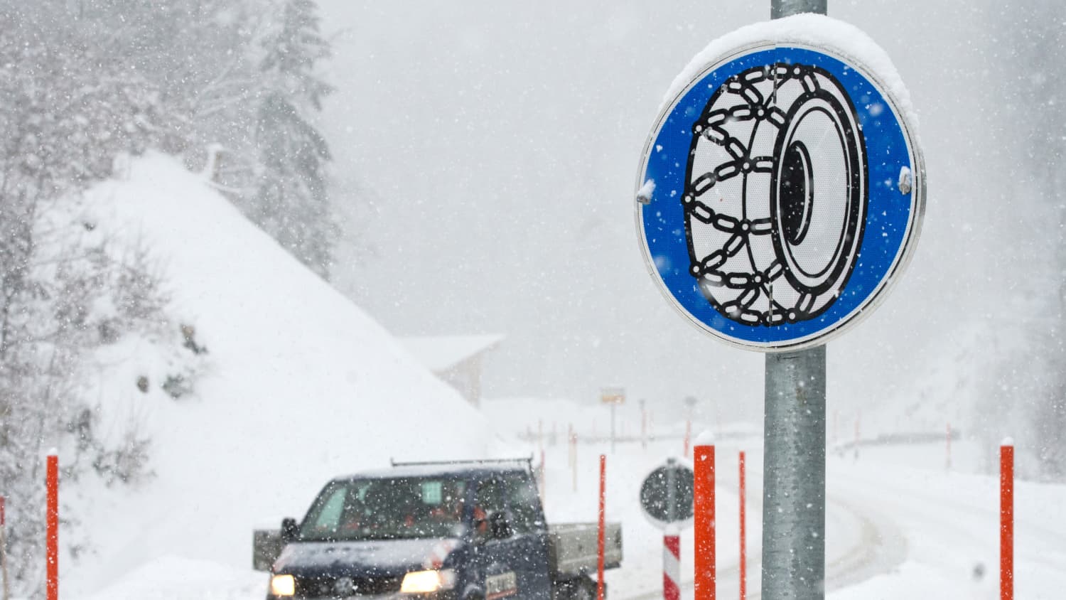 Straßenverkehrssicherheit: Wann sind Schneeketten notwendig?