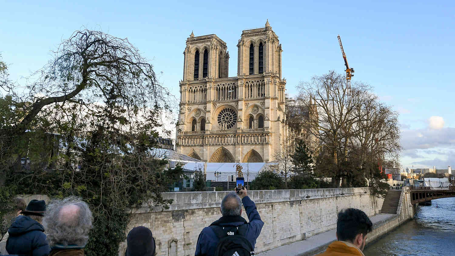 Die Wiedereröffnung von Notre Dame de Paris ist für das Wochenende vom 7. und 8. Dezember geplant. Die Vorbereitungen für die Wiedereröffnungszeremonie der Kathedrale am 2. Dezember 2024 in Paris, Frankreich, dauern an