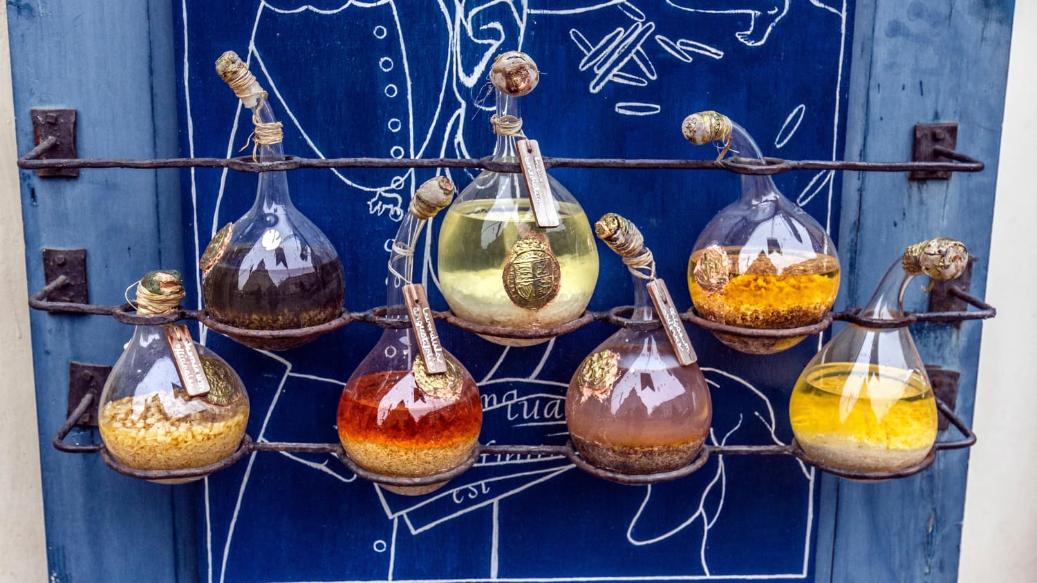 Fläschchen im Speculum Alchemiae in Prag