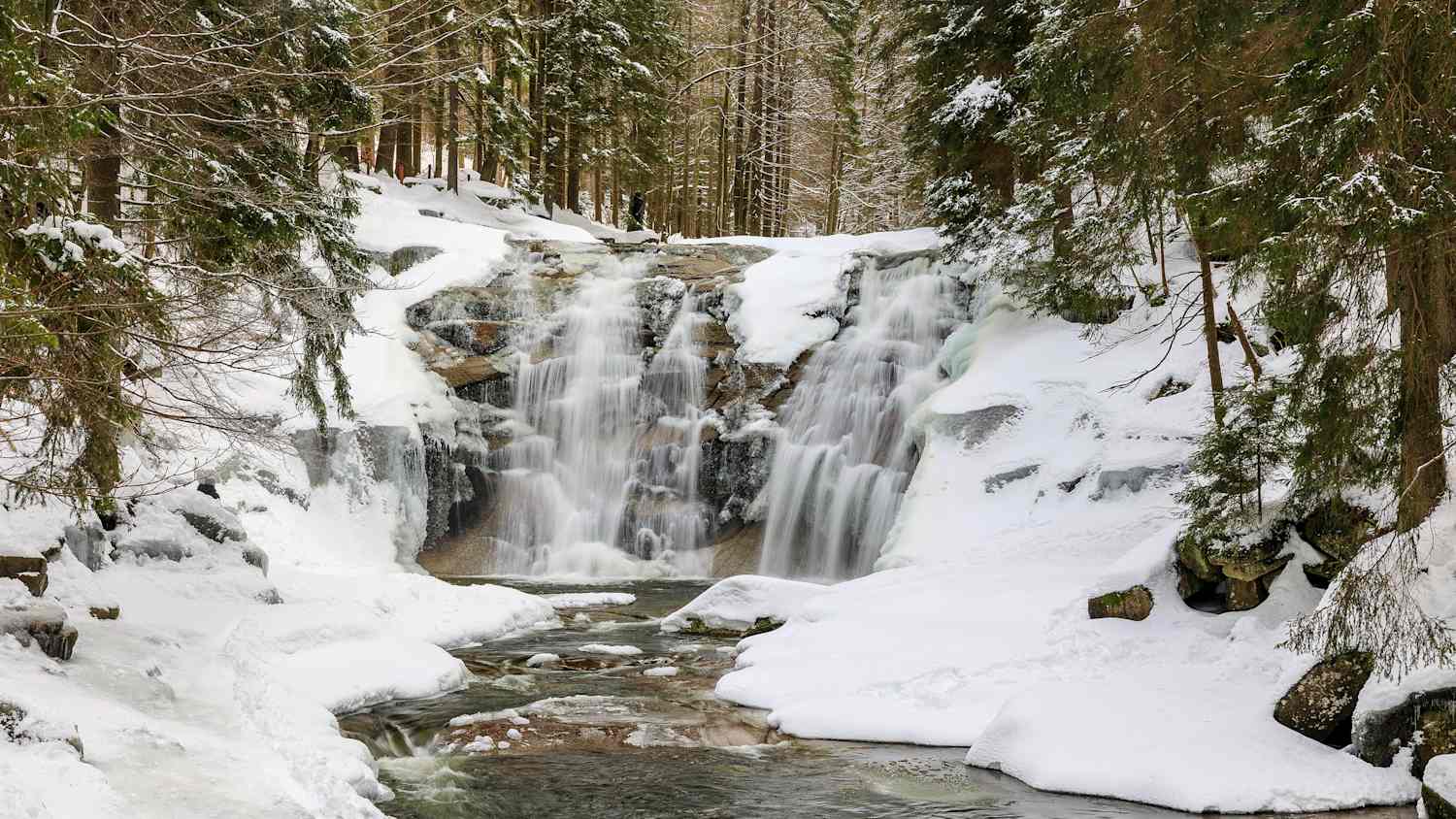 Wasserfall Mummelfall in Tschechien im Winter