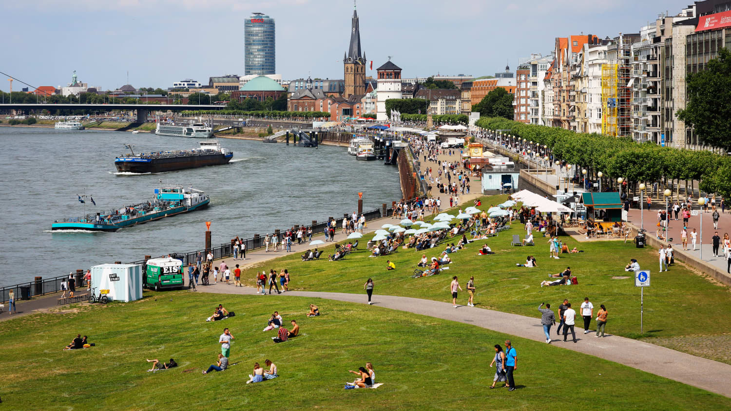 Blick auf den Stradtstrand von Düsseldorf