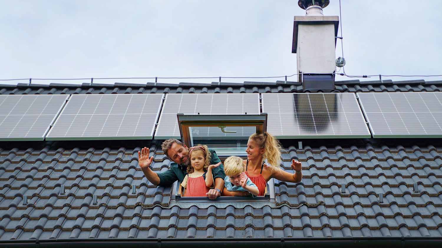 Solarpanele auf einem Hausdach