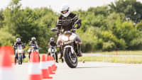 Motorradfahrer beim Fahrsicherheitstraining
