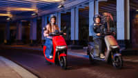 Roller Neuheit 2022 E-Scooter von Segway in Fahrt