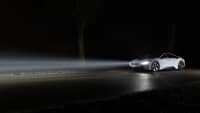 BMW i8 in der Nacht präsentiert das BMW Laserlicht