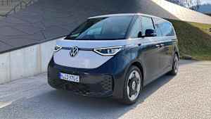 Frontansicht eines stehenden VW ID Buzz