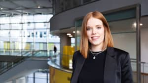 Porträt von Carolin Piegsa in der ADAC Zentrale
