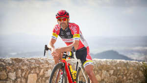 Der Radrennfahrer Marcel Wüst auf seinem Rad auf Mallorca