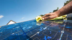 Reinigung einer Photovoltaik-Anlage