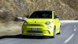 Frontansicht eines Abarth 500e