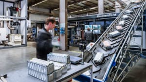 Batterie Recycling bei der Firma Duesenfeld
